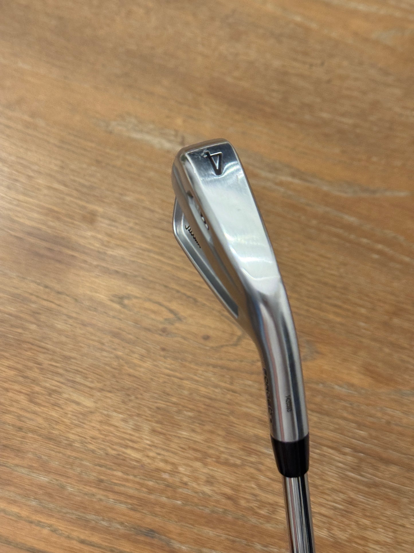 Titleist T100 ‘21 4-iron / AMT Tour White S300 shaft (stiff)