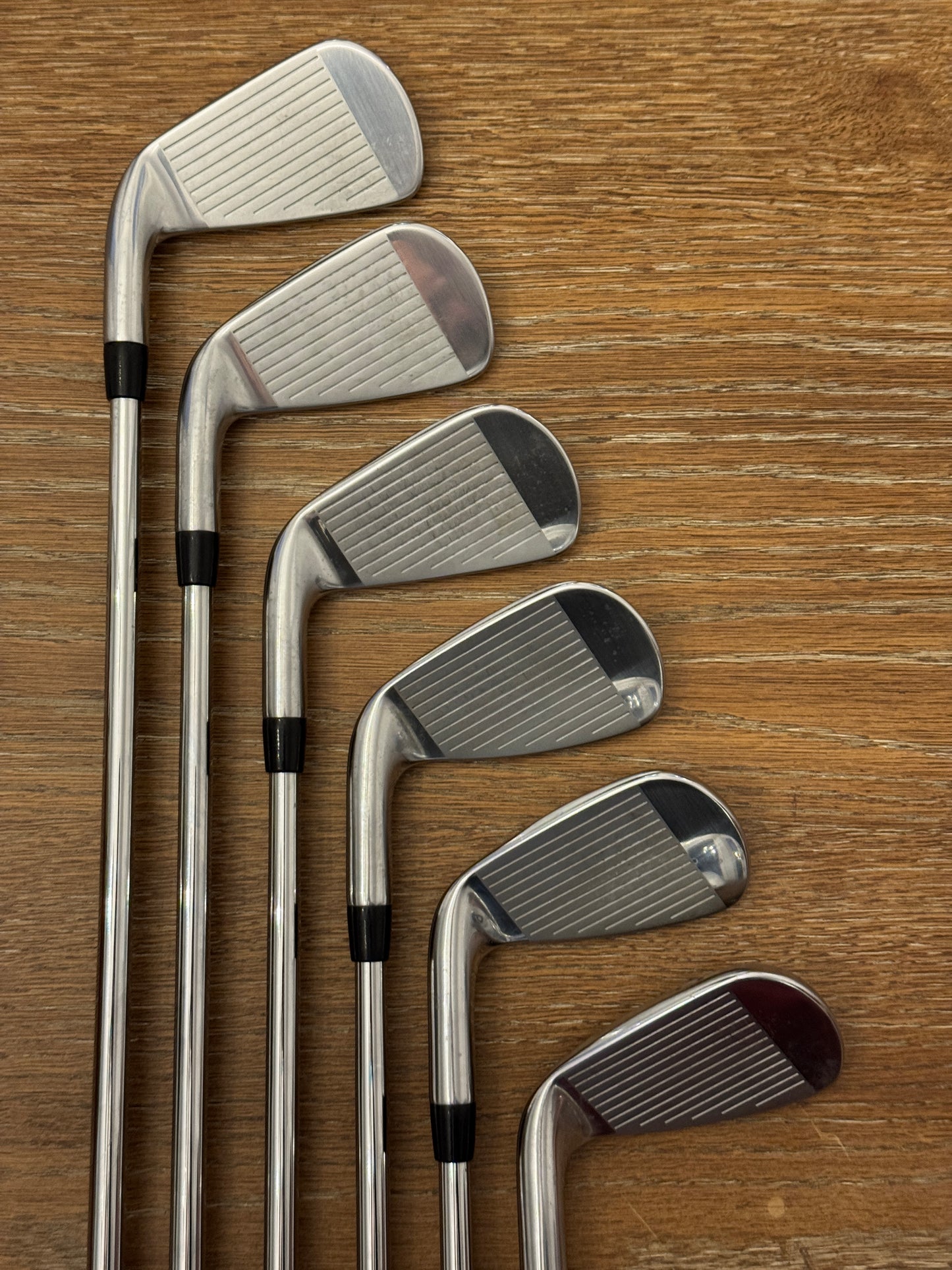 Titleist 718 AP3 Iron Set (5-PW) / Project X LZ 5.5 115g shafts (regular)