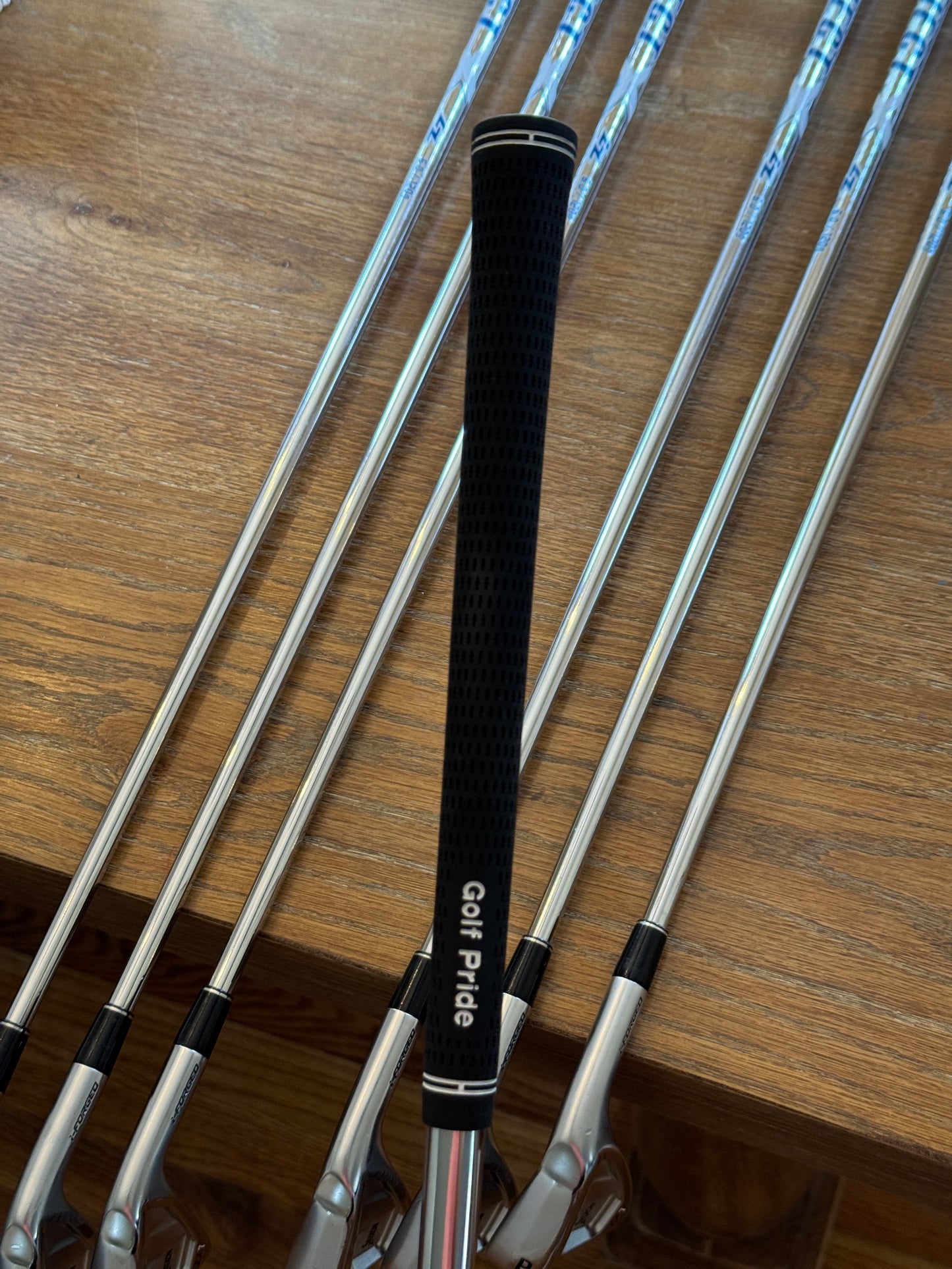 *MINT* Srixon ZXi7 Forged ‘25 Iron Set (4-PW) / Project X LZ 6.0 120g shafts (stiff)