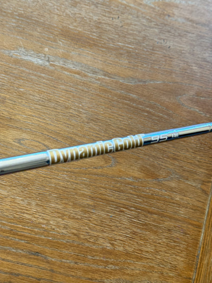 Callaway Rogue X 4-iron / Dynamic Gold 95 R300 shaft