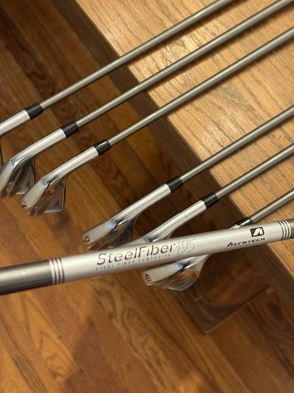 Titleist T100S Iron Set (5-GW) / Steelfiber i95 S shafts (stiff)