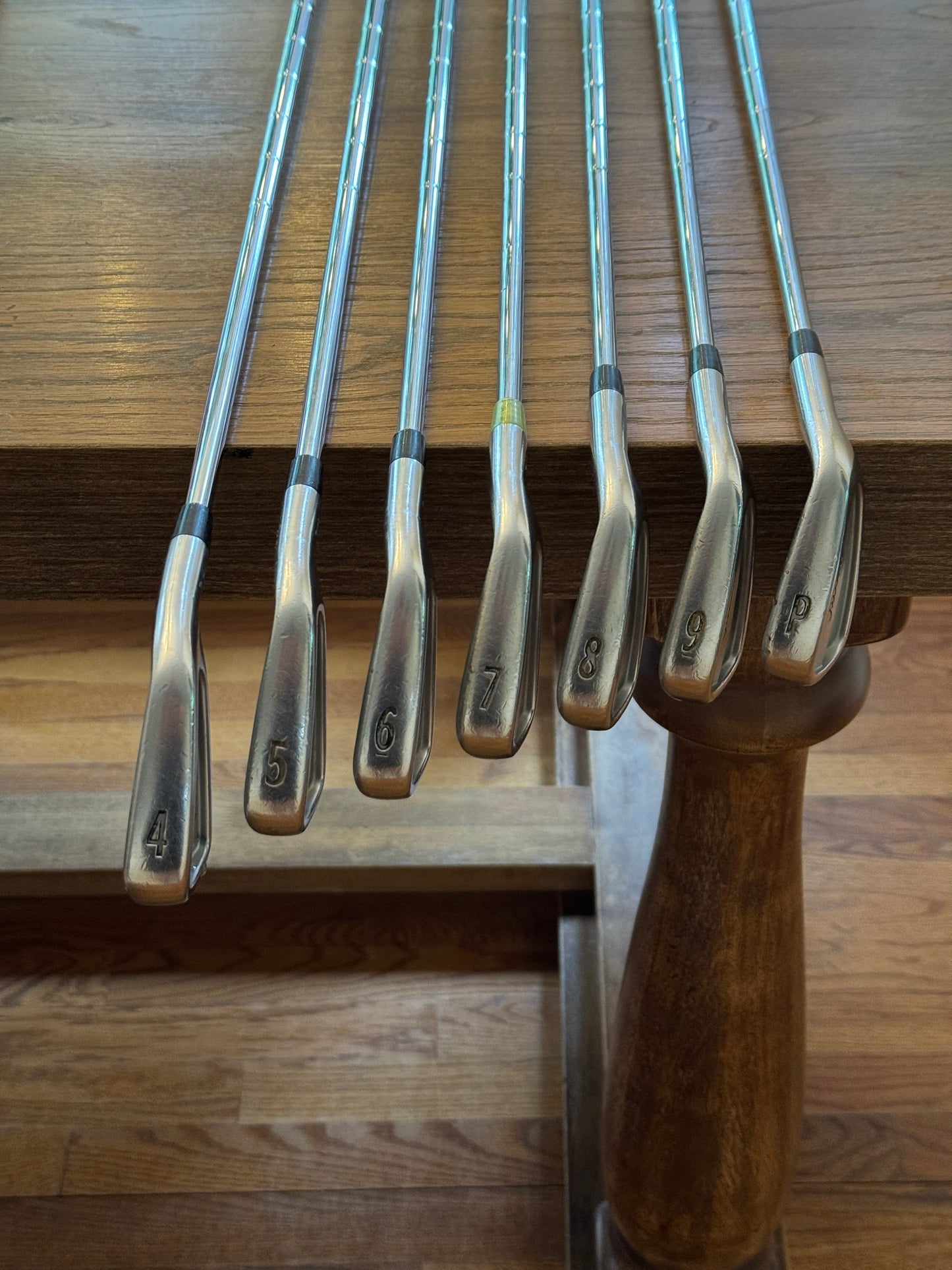 Titleist 714 CB Iron Set (4-PW) / Dynamic Gold S400 shafts (stiff)