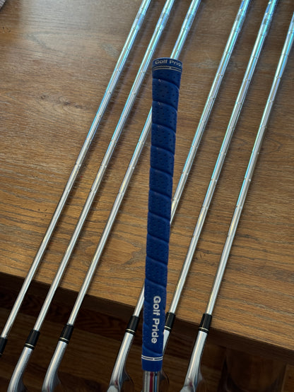 Taylormade P790 Iron Set (4-PW) / Dynamic Gold 120 X100 shafts (xtra stiff)