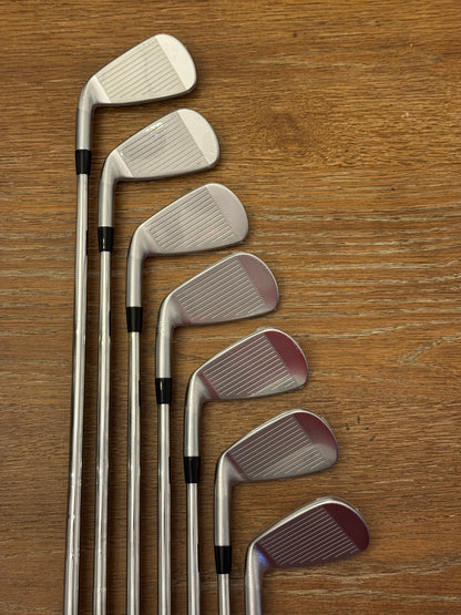 *BRAND NEW* Mizuno JPX 925 Hot Metal Pro Iron Set (4-PW) / Dynamic Gold 105 S300 shafts (stiff)