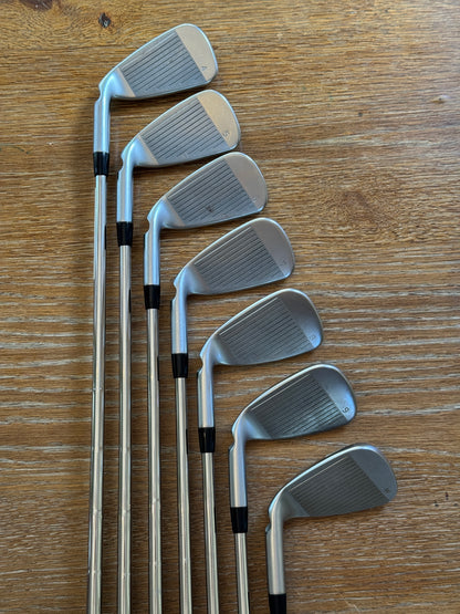Ping G425 Iron Set - black dot (4-PW) / Dynamic Gold X100 shafts (xtra stiff)