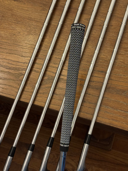 Cobra King CB ‘23 Iron Set (4-PW) / KBS TOUR 120S shafts (stiff)