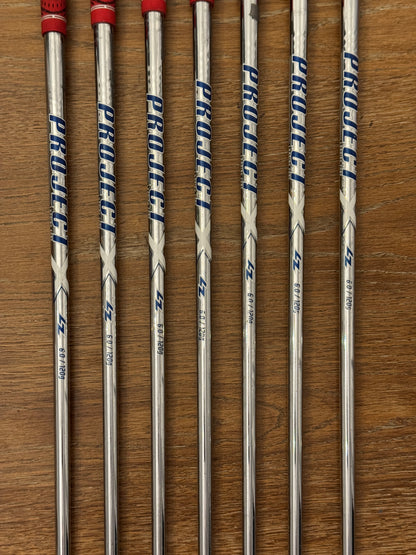 Taylormade P730 Forged Iron Set (4-PW) / Project X LZ 6.0 120g shafts (stiff)