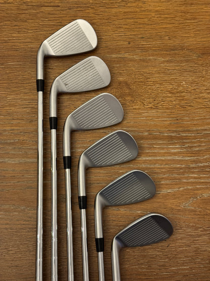 Mizuno JPX 925 Hot Metal Iron Set (6-GW) / N.S. Pro 950 GH S shafts (stiff)