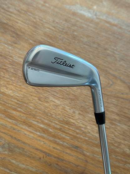 *MINT* Titleist T250 ‘25 Forged 4-Iron / N.S. Pro Modus3 Tour 130S shaft (stiff)
