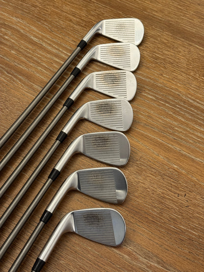 Titleist T100S Iron Set (5-GW) / Steelfiber i95 S shafts (stiff)