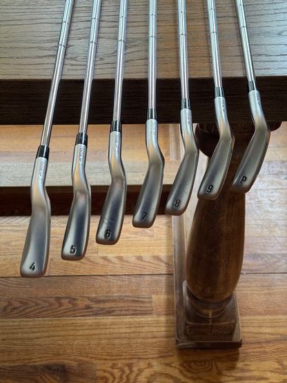 Callaway Apex AI300 Iron Set (4-PW) / Dynamic Gold MID 115 shafts (stiff)