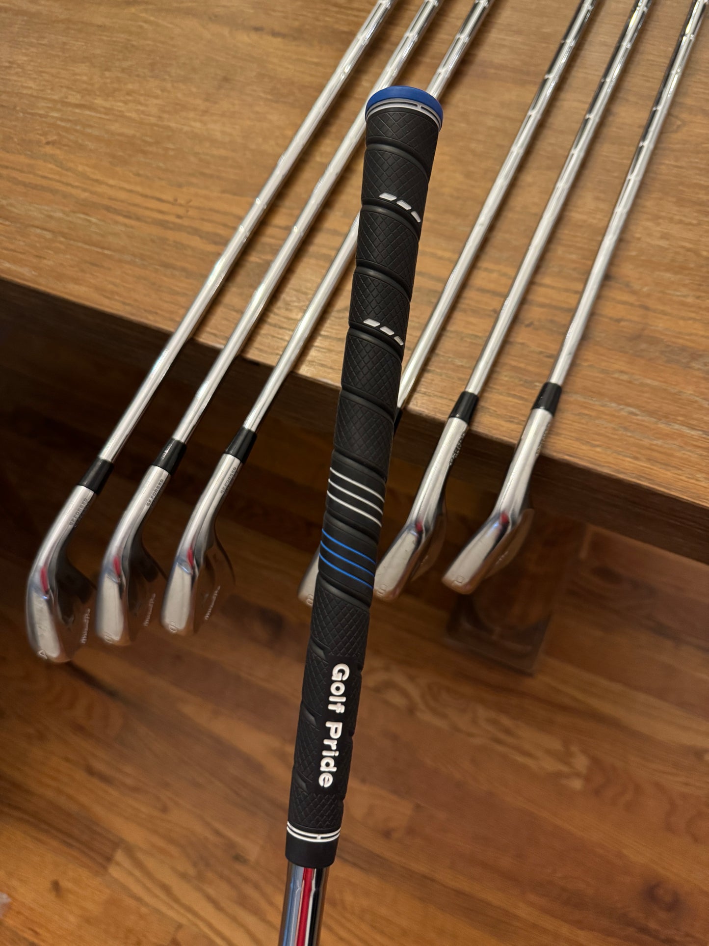 Mizuno Pro 245 Iron Set (4-PW) / KBS Tour Lite shafts Stiff