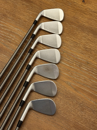 Mizuno JPX 923 Forged Iron Set (4-PW) / Aerotech Steelfiber i125 cw X shafts (xtra stiff)
