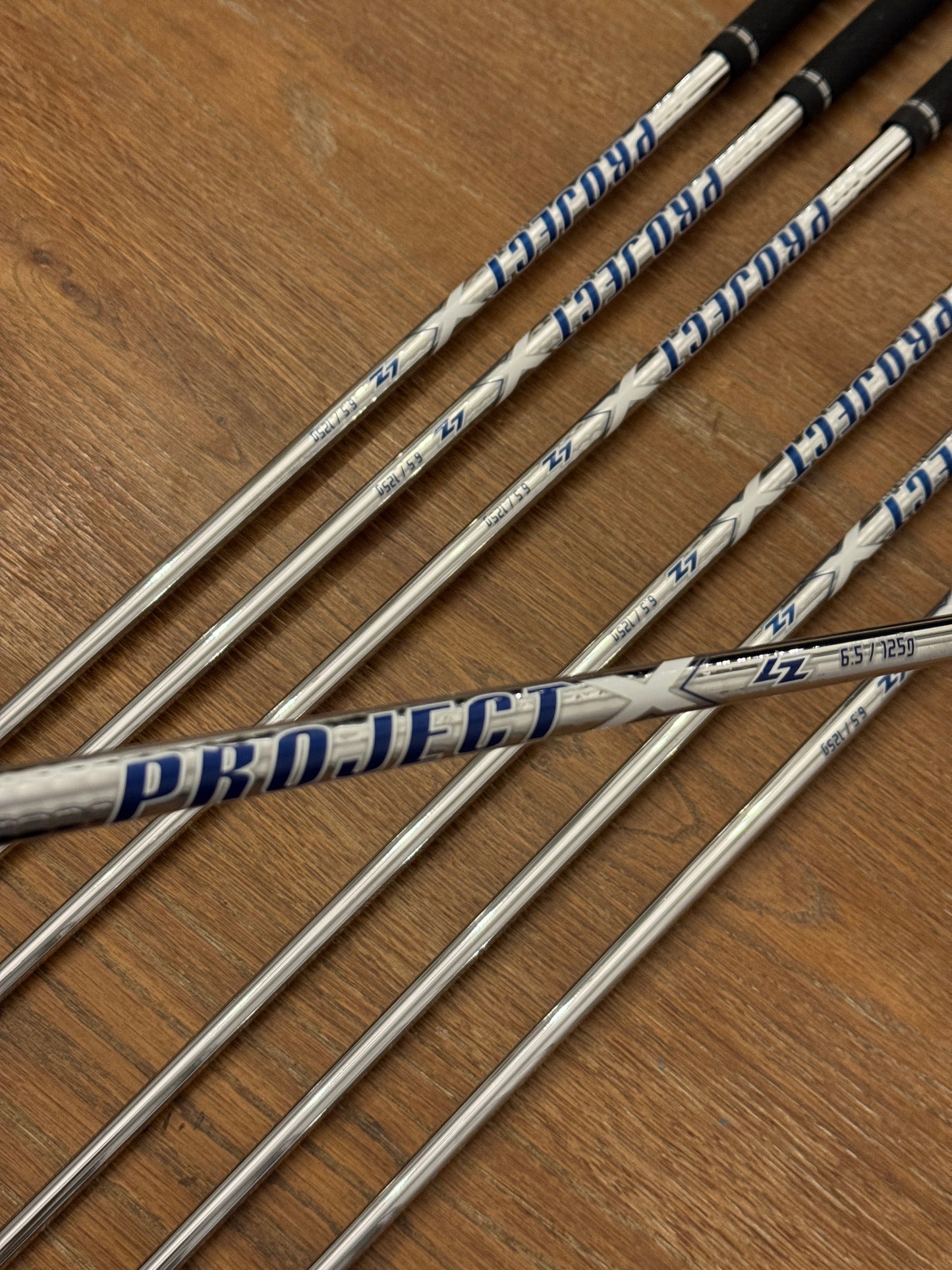 Srixon ZXi5/ZXi7 Combo Iron Set -1/2” (4-PW) / Project X LZ 6.5 125g shafts (xtra stiff)