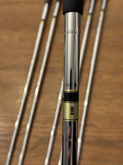 Mizuno Pro 241 Iron Set (5-PW) / Dynamic Gold X100 shafts (xtra stiff)