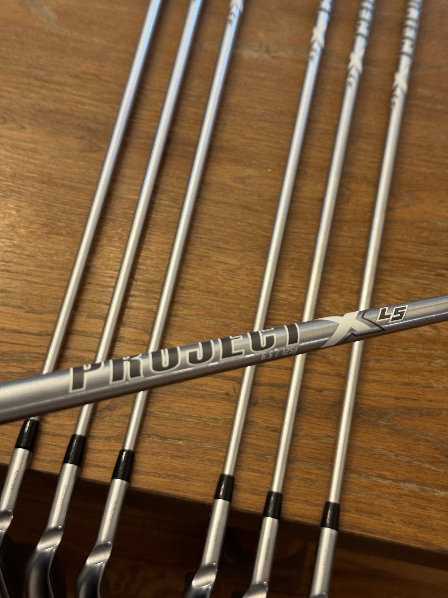 Ping G425 LH Iron Set (4-PW) / Project X LS 6.5 125g shafts (xtra stiff)