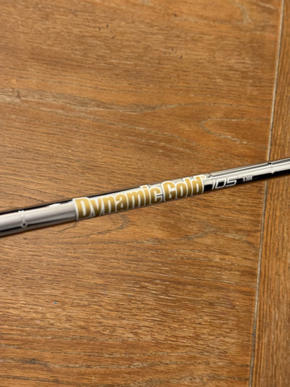 *BRAND NEW* Mizuno JPX 925 Hot Metal Pro 4-iron / Dynamic Gold 105 S300 shaft (stiff)