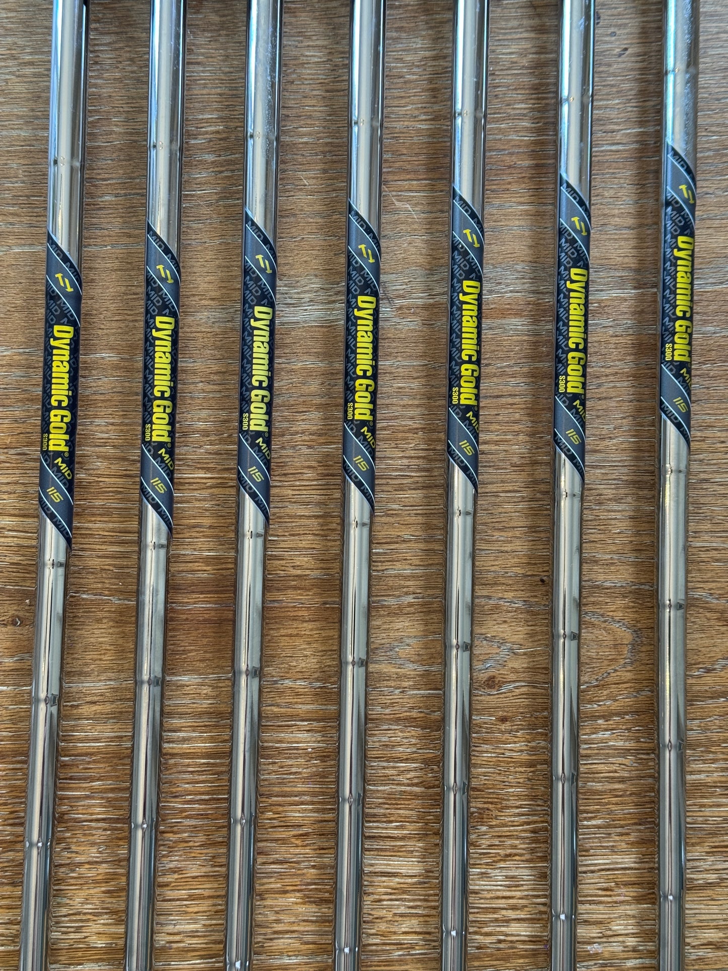 Callaway Apex AI300 Iron Set (4-PW) / Dynamic Gold MID 115 shafts (stiff)