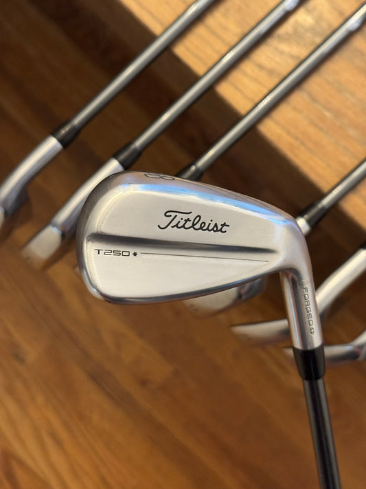 Titleist T250* ‘25 Forged Iron Set +1/2” (5-GW) / Mitsubishi MMT 65 R shafts (regular)
