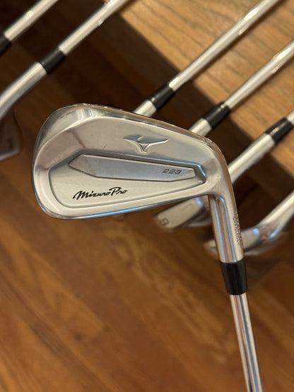Mizuno Pro 223 Iron Set (4-PW) / N.S. Pro 950 GH shafts (stiff)