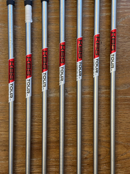 Mizuno JPX 925 Forged Iron Set (4-PW) / KBS Tour C-Taper Lite 110S shafts (stiff)