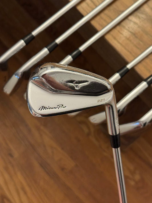 Mizuno Pro 221 Iron Set (4-PW) / Project X LS 6.0 120g shafts (stiff)