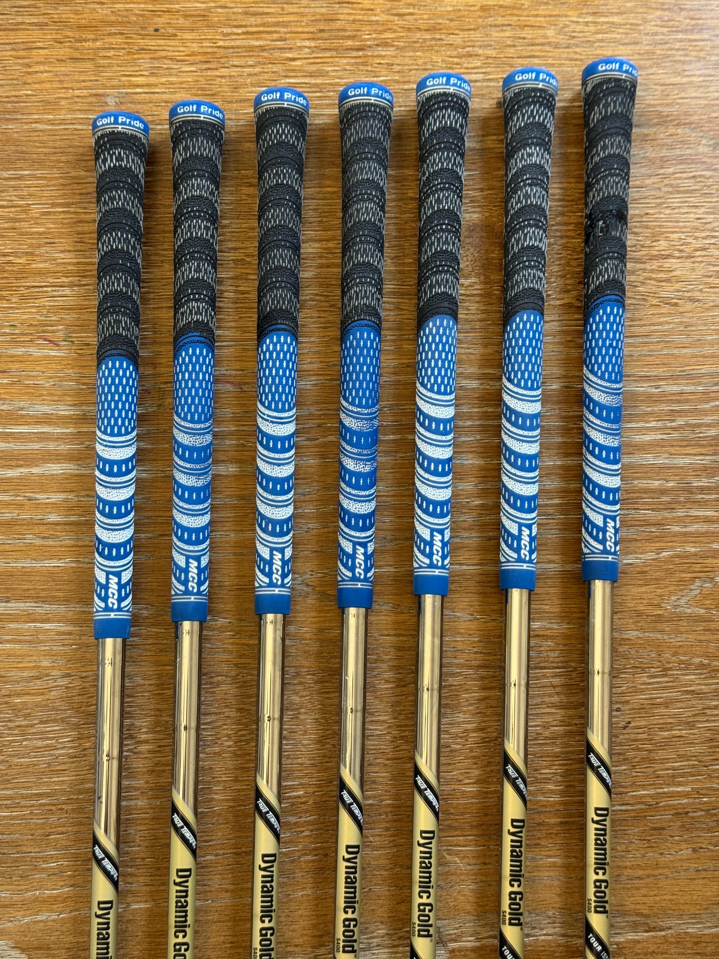 Mizuno Pro 221 Iron Set (4-PW) / Dynamic Gold S400 shafts (stiff)