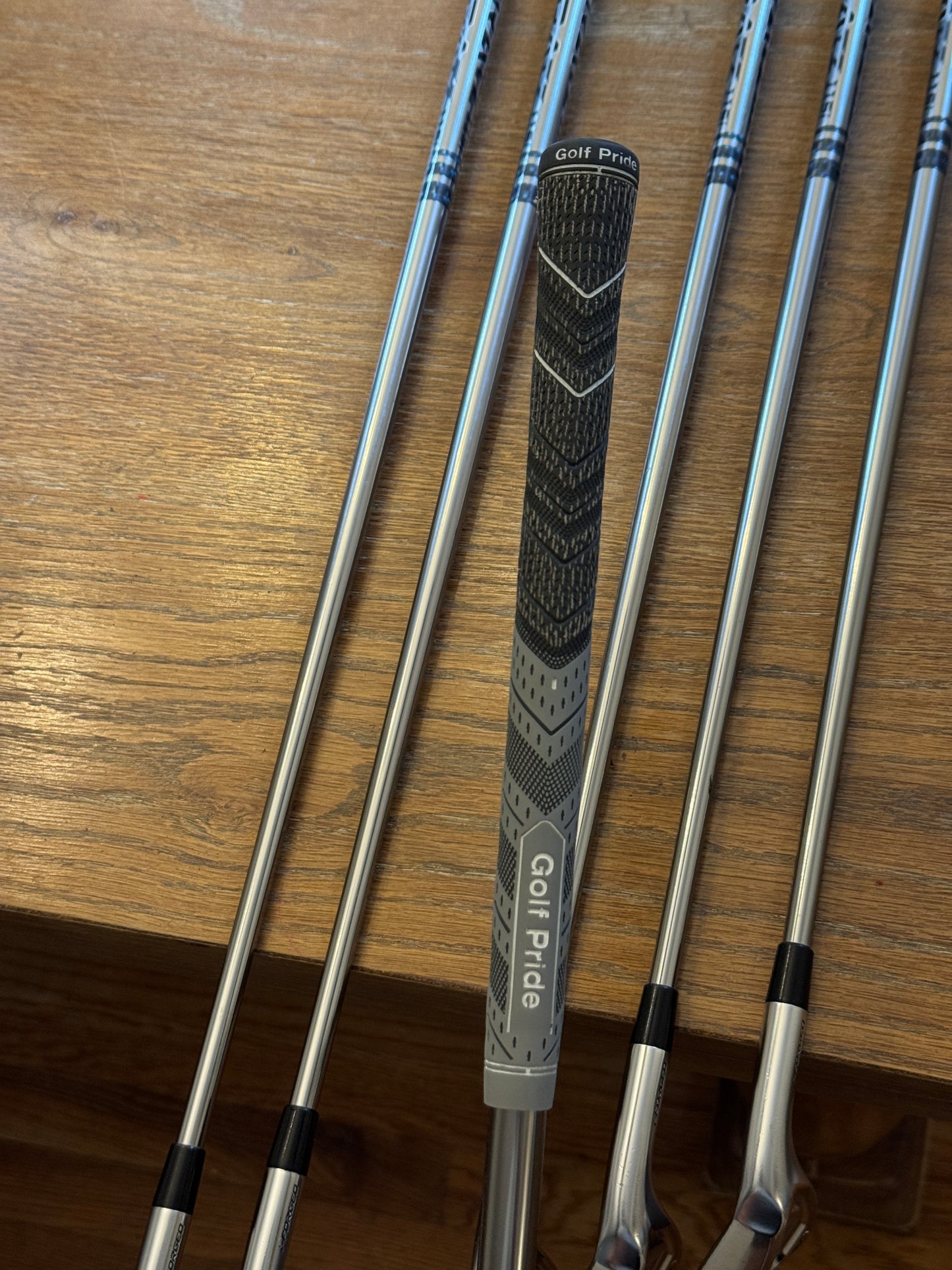 Srixon ZXi7 Forged '25 Iron Set (5-PW) / ACCRA TZi 115g shafts (stiff)