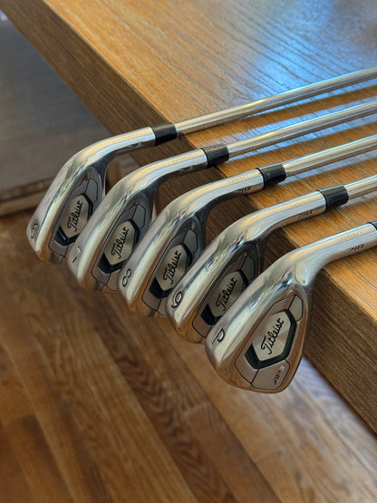 Titleist 718 AP3 Iron Set (6-PW) / AMT Red R300 shafts (regular)