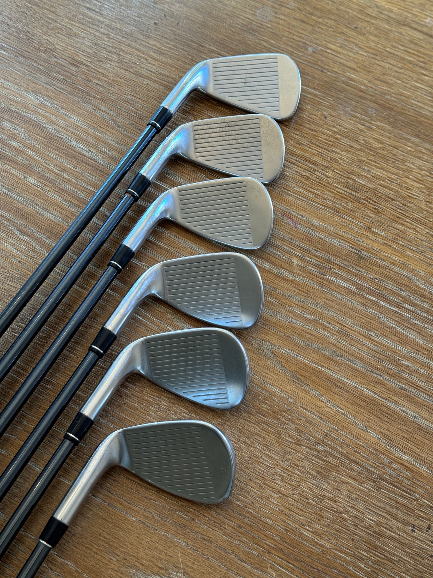 Callaway Apex 21 Iron Set (6-GW) / UST Mamiya Recoil Dart F2 75 shafts (senior)