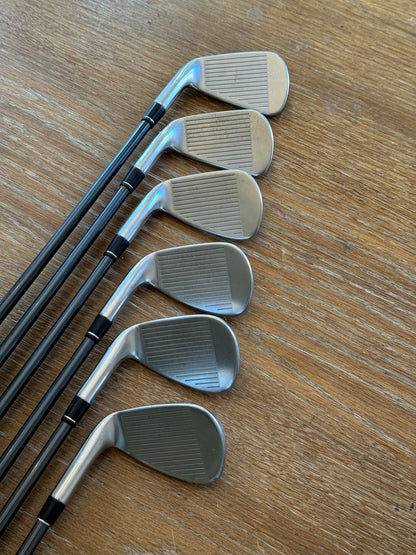 Callaway Apex 21 Iron Set (6-GW) / UST Mamiya Recoil Dart F2 75 shafts (senior)
