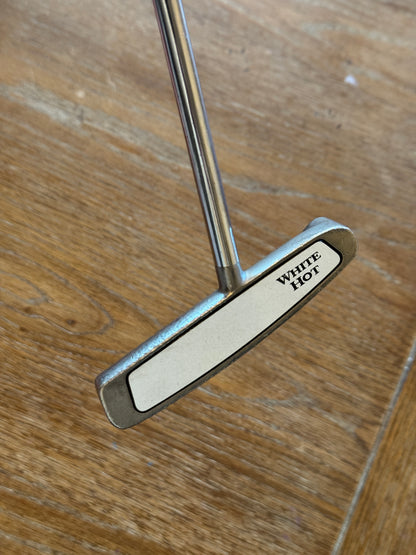 Odyssey White Hot Blade Putter (34”)