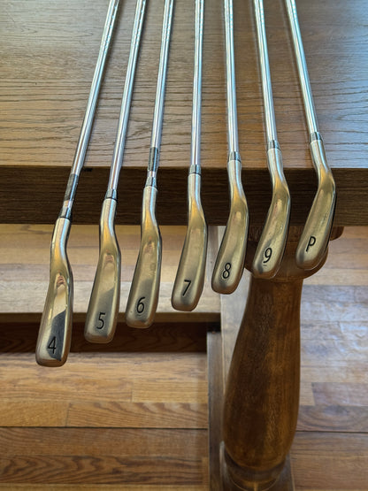 Titleist 718 AP1 Iron Set (4-PW) / AMT Red R300 shafts (regular)