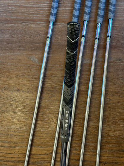 Mizuno Pro 243 / 241 Combo Iron Set (5-PW) / Dynamic Gold X100 shafts (xtra stiff)