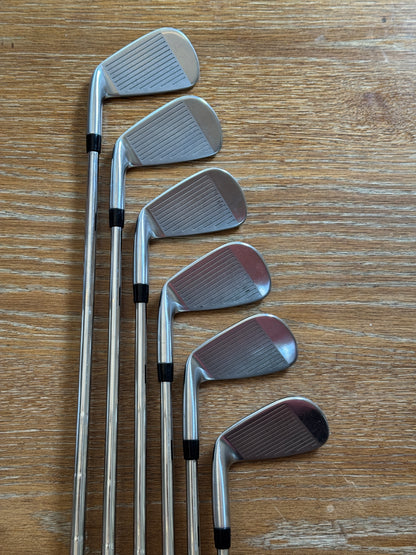Mizuno Pro 223 Iron Set (5-PW) / Dynamic Gold 120 S300 shafts (stiff)