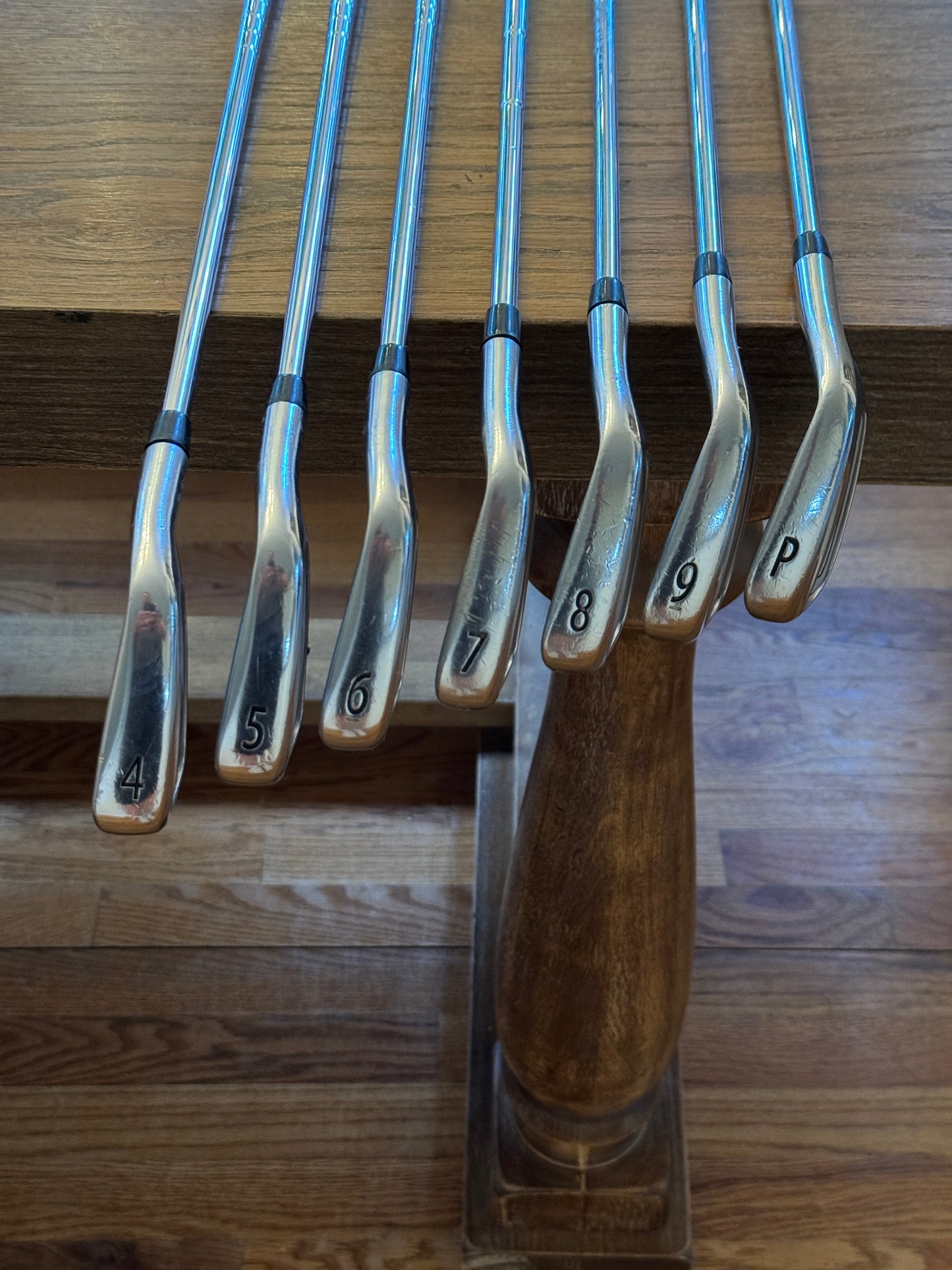 Titleist 718 AP2 Iron Set (4-PW) / AMT Black S300 shafts (stiff)