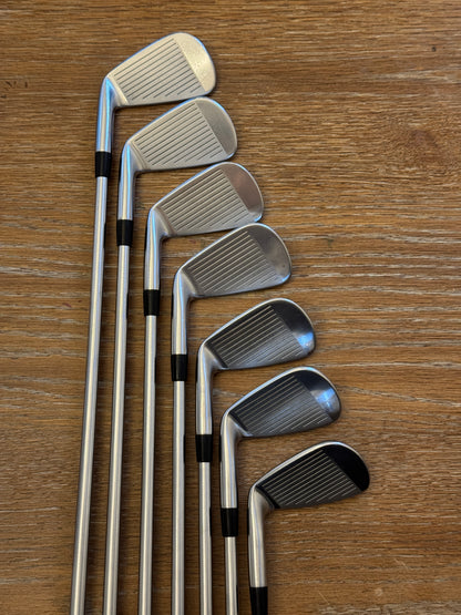 Mizuno Pro 221 Iron Set (4-PW) / Project X LS 6.0 120g shafts (stiff)