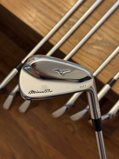 Mizuno Pro 221 Iron Set (4-PW) / Project X LS 6.0 120g shafts (stiff)