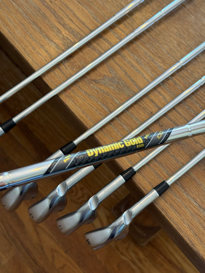 Ping i530 Iron Set (4-PW) / Dynamic Gold MID R300 shafts (regular)