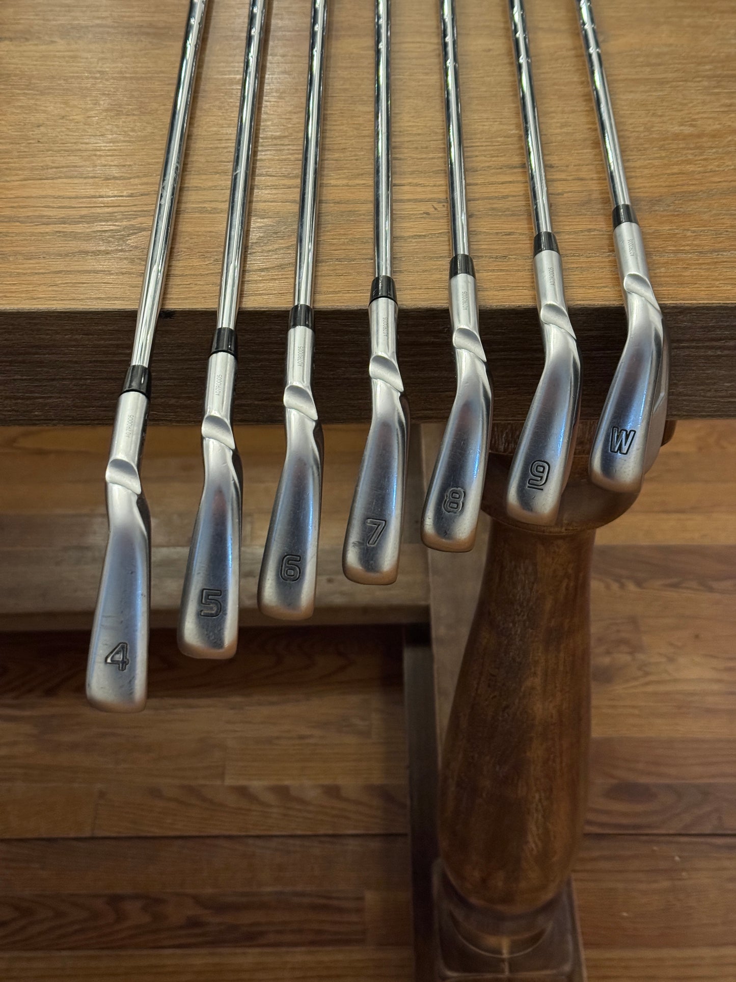 Ping i525 Iron Set +1/2” (4-PW) / Ping AWT 2.0 S shafts (stiff)