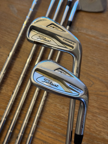 Titleist 718 AP2 Iron Set (4-PW) / AMT Black S300 shafts (stiff)