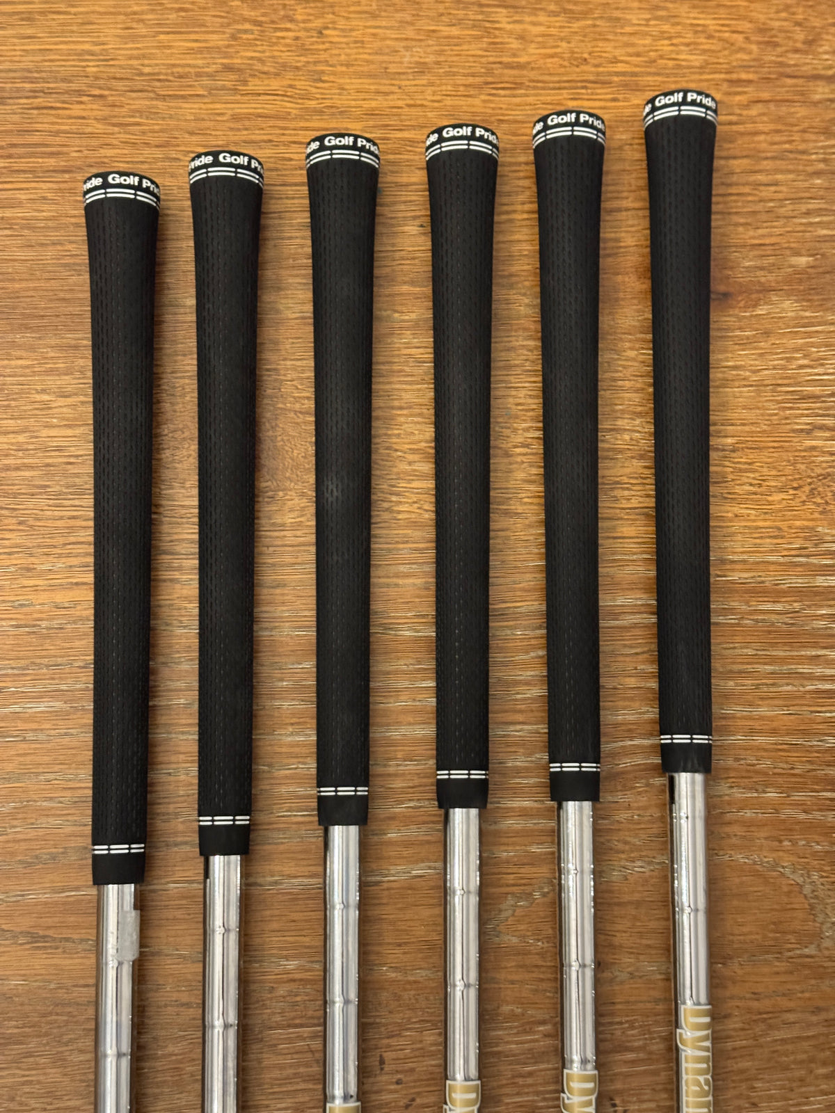 Mizuno JPX 925 Hot Metal Pro (5-PW) / Dynamic Gold 105 S300 shafts (stiff)