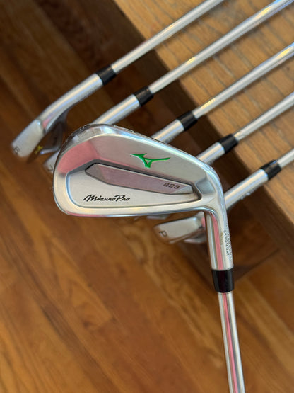 Mizuno Pro 223 Iron Set (5-PW) / Dynamic Gold 120 S300 shafts (stiff)