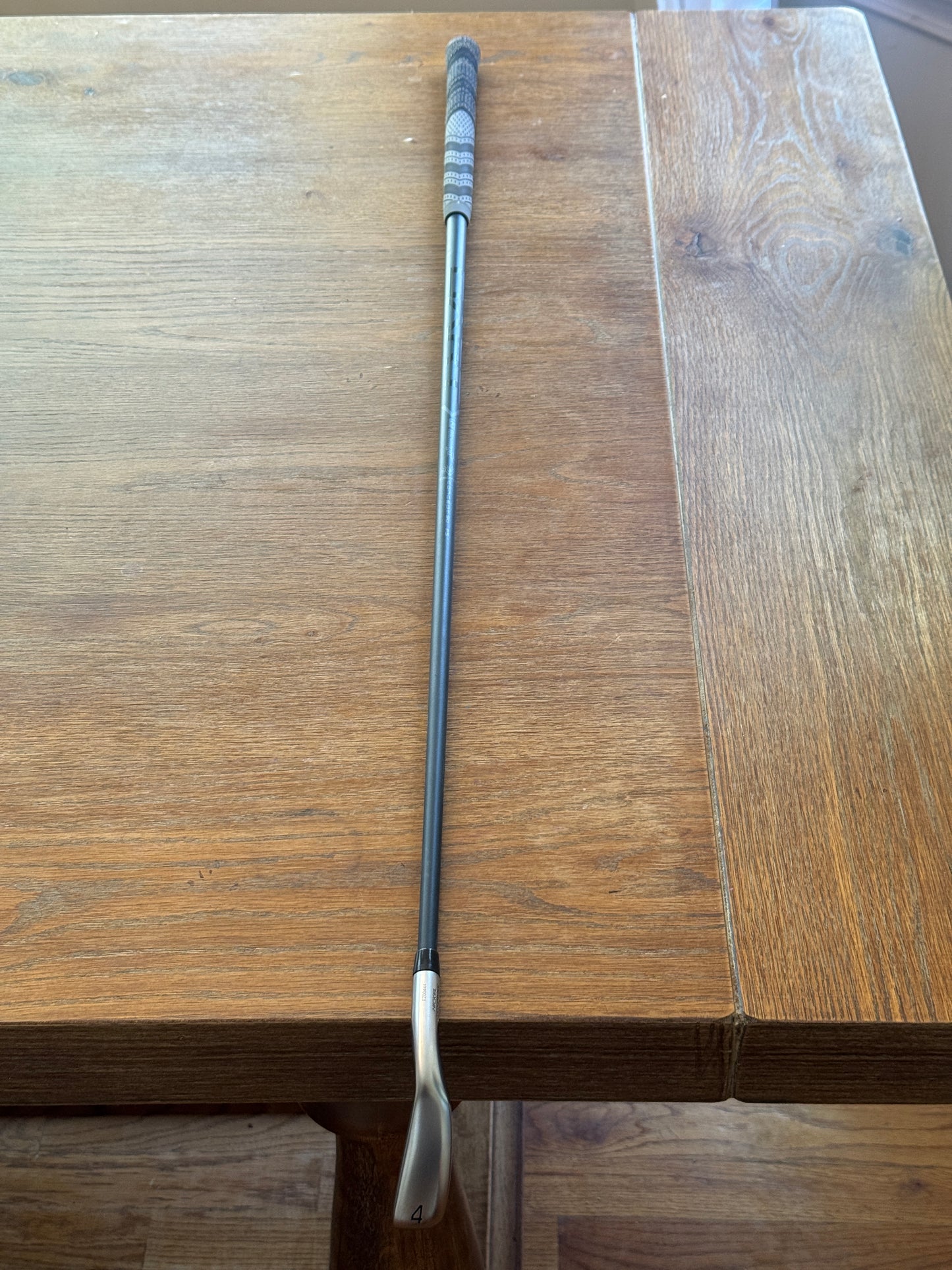 Mizuno JPX 925 Hot Metal Pro 4-iron / UST Mamiya Concept 90 F5 shaft (xtra stiff)