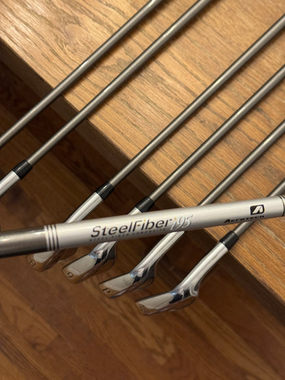 Titleist T200 ‘23 Iron Set (5-GW) / Aerotech i95 Steelfiber shafts Stiff