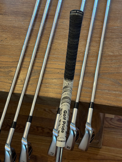 Ping G430 Iron Set (5-GW) / Dynamic Gold S300 shafts Stiff