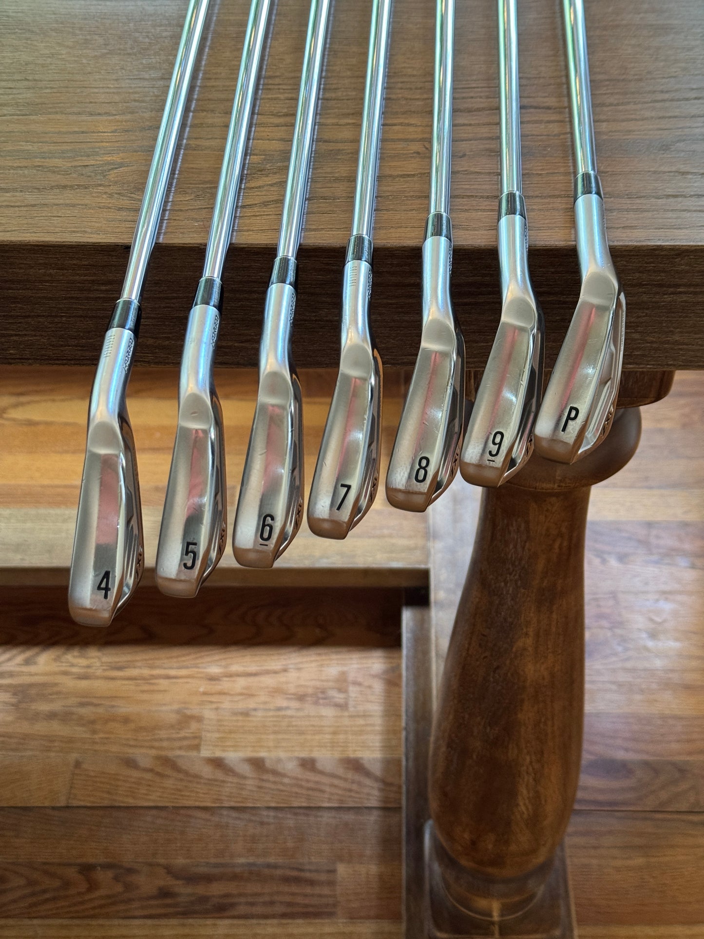 *MINT* Srixon ZXi7 Forged ‘25 Iron Set (4-PW) / Project X LZ 6.0 120g shafts (stiff)