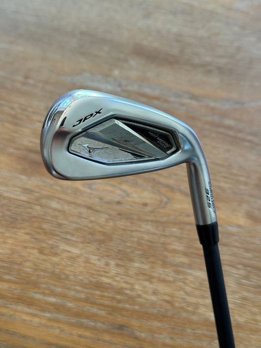 Mizuno JPX 925 Hot Metal Pro 4-iron / UST Mamiya Concept 90 F5 shaft (xtra stiff)