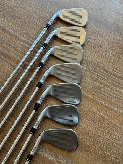 Taylormade Sim2 Max Iron Set (5-AW) / KBS Max MT 85R shafts (regular)
