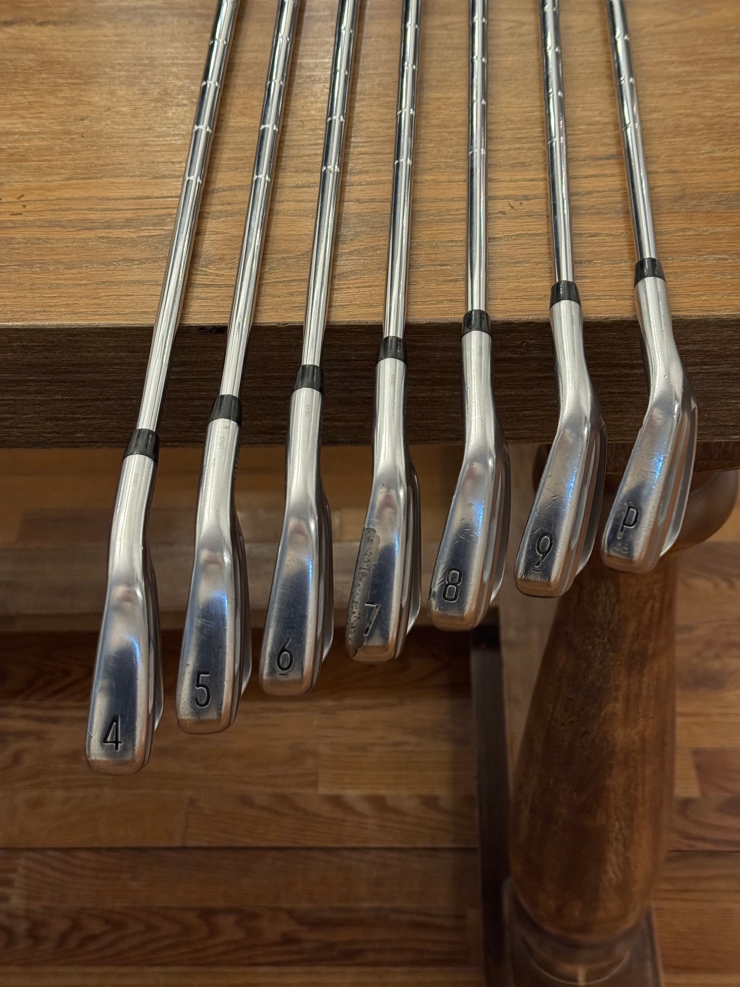 Titleist T100 Iron Set (4-PW) / AMT Tour White X100 shafts (xtra stiff)